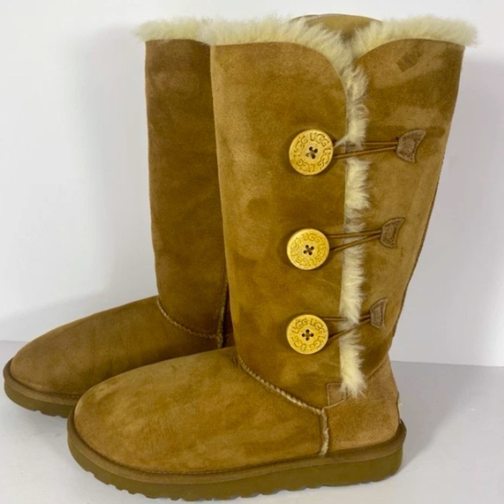 UGG Bailey Button Triplet II Chestnut Tall Sheepskin Boots Women’s Size 6